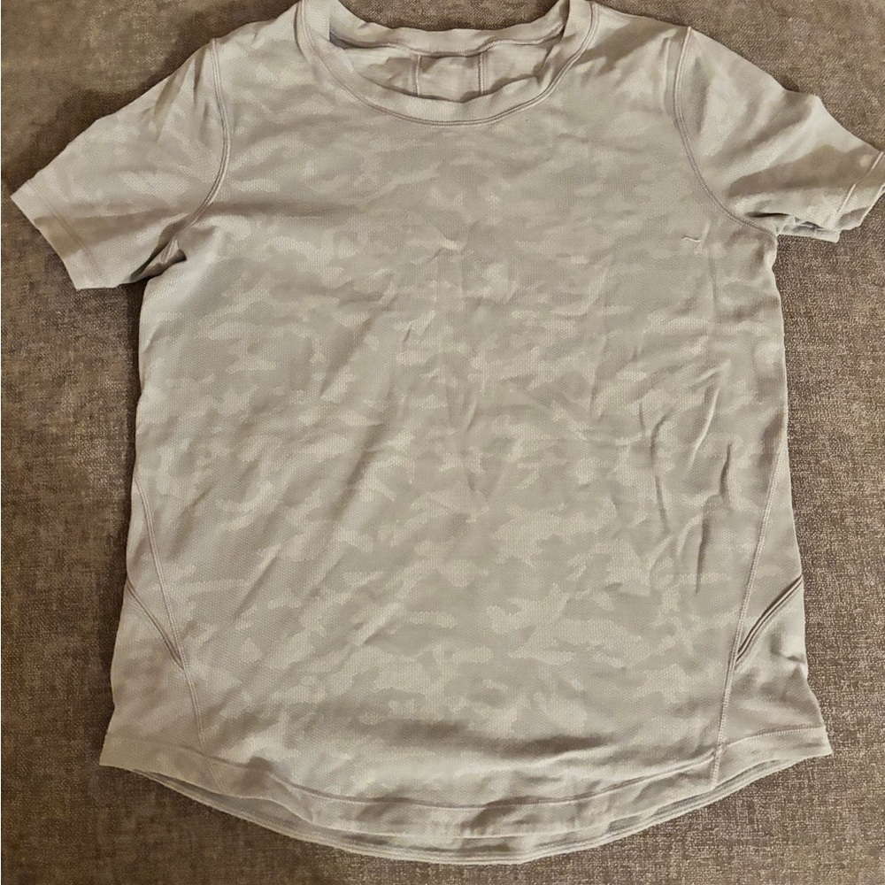 Lululemon running shirt